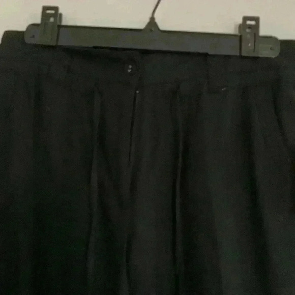 Beautiful  new linen pants - Picture 3 of 5